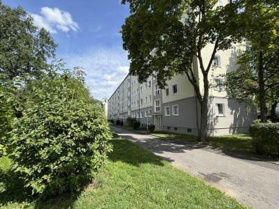 Willkommen in Ihrer frisch renovierten 3-Zimmer Wohnung mit Balkon