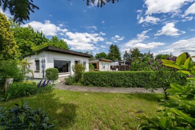 ZWEI Bungalows plus Baugrundstück in guter Lage !