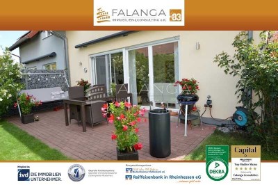 FALANGA IMMOBILIEN - Hochwertige DHH, ruhig gelegen, direkt am Feldrand - mit Einliegerwohnung!