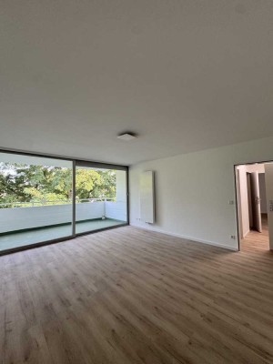 Kernsanierte Helle 2 Zimmer Wohnung mit Balkon ***Alles Neu***