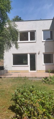 Günstiges 5-Zimmer-Reihenendhaus mit gehobener Innenausstattung in Berlin Frohnau (Reinickendorf)