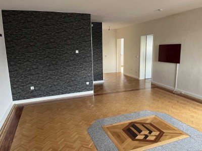 Provisionsfreie 3 ZKB Wohnung - großes Wohnzimmer - bezugsfrei ab sofort!