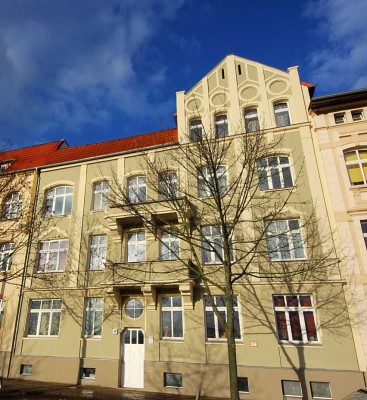 2-Zi. Altbau-WE mit Balkon, ideal für Medizinstudierende, (EBK), nahe Uniklinik
