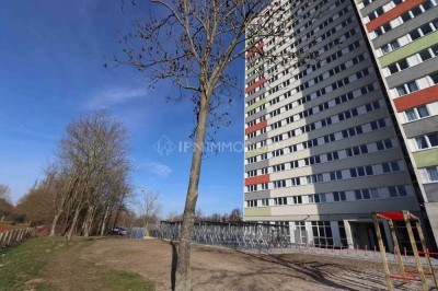 Einziehen oder Vermieten - Sanierte 4 Zimmer Wohnung mit Parkplatz