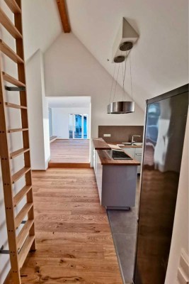 Tolle DG-Wohnung mit 2 Dachterrassen, Küche & Top-Anbindung (S2) in sehr guter Untermenzinger Lage