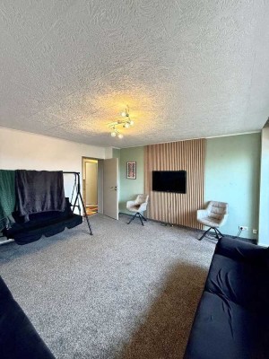 Sichere Rendite mit 5,5% in Nürnberg: Gepflegte 3-Zimmer-Wohnung mit Balkon & Aufzug