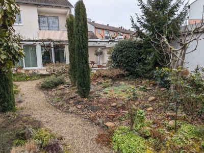 Reihenendhaus mit großem Garten und Garage in Germersheim