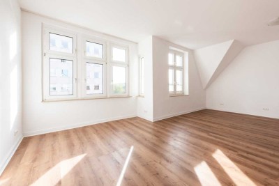 Wohnen mit Charakter: Altbauwohnung mit viel Platz und Privatsphäre
