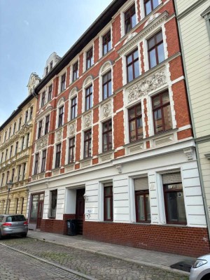 Vermietete 3-Zimmer-Wohnung mit Terrasse in Magdeburg-Buckau. 
Kapitalanlage mit Potential!