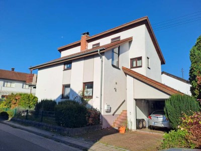 Freistehendes Einfamilienhaus mit Garage in Hagenbach