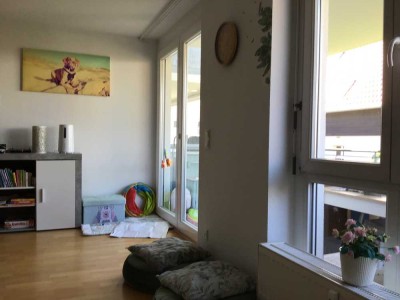 Schöne, gepflegte 3-Raum-Wohnung mit Balkon und Einbauküche in Markgröningen