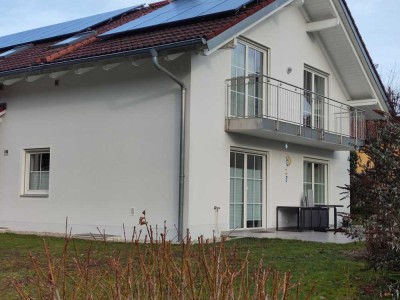 EG Wohnung mit Garten, Keller und Garage