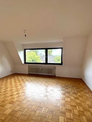 Schöne Zweizimmerwohnung mit großem Balkon und Stellplatz