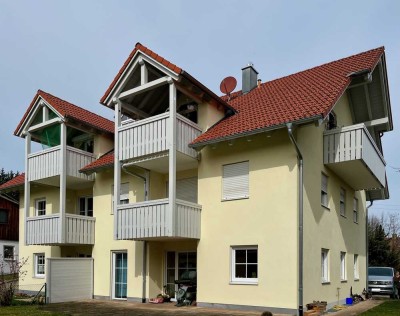 Neuwertige Dachgeschoss Wohnung in ruhiger Lage von Peiting