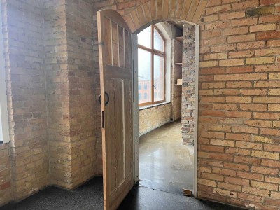 Elegantes Loft mit großzügigen Räumen und vielfältigen Gestaltungsmöglichkeiten.