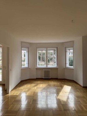 Modernisiertes Einfamilienhaus mit neuer EBK & großem Garten in ruhiger Lage von Nikolassee