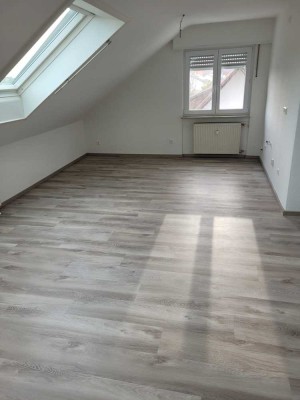 Charmante Dachgeschosswohnung in ruhiger Lage