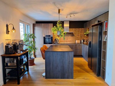 Hochwertige 3 Zimmer Wohnung mit großzügigem Balkon in bester Lage