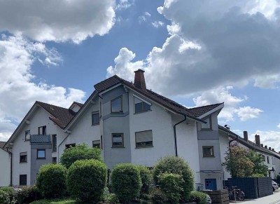 Schöne 4-Zimmer-Wohnung mit Sw-Balkon, Garage & Stellplatz zu vermieten