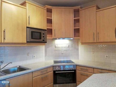 Hochwertig MÖBLIERTE Wohnung, mit LOOGIA in super Lage mit Blick auf Burg