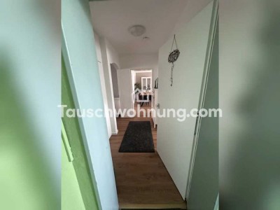 Tauschwohnung: Helle und große 3 Zimmer Wohnung schön geschnitten
