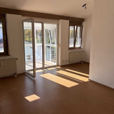 Attraktive Dachgeschosswohnung mit Wintergarten und Tiefgaragenstellplatz – verfügbar ab Juni 2025