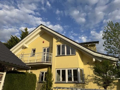 Seltene Gelegenheit, kernsaniertes EFH mit zusätzlicher Einliegerwohnung zur Miete ab 01.09.2025