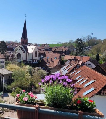 Dachgeschosswohnung mit herrlichem Ausblick über Gauangelloch