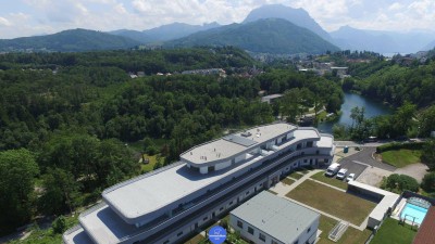 Nebenwohnsitzmöglichkeit sichern: Schöne Wohnung mit Dachterrasse und Traunsteinblick