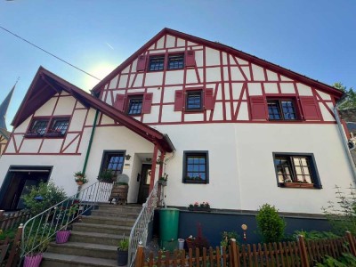 Einzigartige Immobilie im historischen Ambiente – Wohnen mit Charme! - Rhens 56321