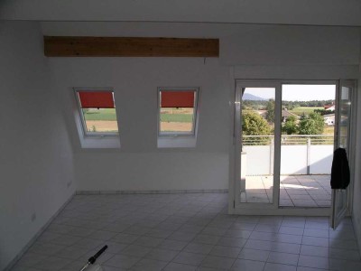 Geschmackvolle 2-geschoßige Penthouse-Wohnung mit gehobener Innenausstattung mit EBK in Griesheim