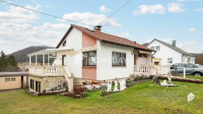 Gemütliches Einfamilienhaus mit schönem Garten und Potential in ruhiger Ortsrandlage
