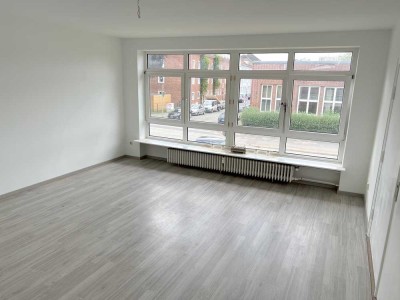 Schöne unmöblierte 2-Zimmer-Wohnung mit EBK in Neumünster