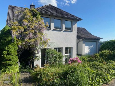 Einfamilienhaus / Haus + Einliegerwohnung Nickenich - Großzügiges Wohnen mit unverbaubarer Weitsicht