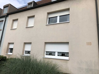 Gepflegte DG-Wohnung mit zwei Zimmern und neuer Einbauküche in Bergrheinfeld