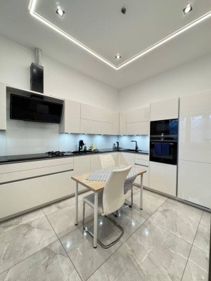 ++Neue++ Exklusive Altbauwohnung in Toplage