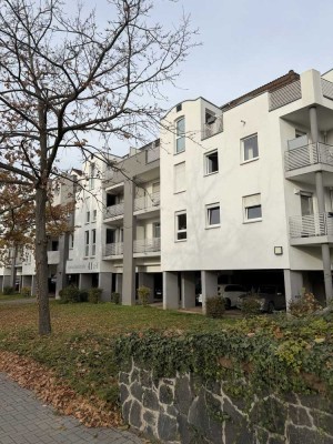 Gepflegte 2 ZKB-Wohnung in sehr gepflegter Wohnanlage in Neustadt