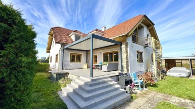 Zweifamilienhaus: 250 m², 9 Zimmer, Garten &amp; Garage – Ihr neues Zuhause!