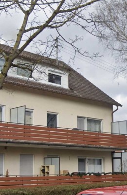 Ansprechende 3,5-Zimmer-Wohnung mit 2 Balkonen und Garage in Karlsfeld