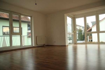Großzügig geschnittene 2,5 Zimmer Wohnung in KA Bulach in Albnähe