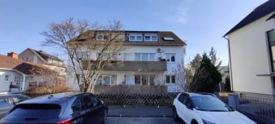 Helle, freundliche 3-Zi.-Dachgeschosswohnung im 2. OG mit Balkon!!!