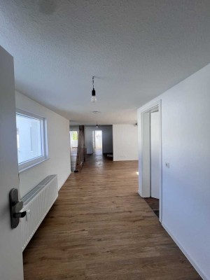 Erstbezug: Stilvolle Dachgeschosswohnung in repräsentativem Gewerbeobjekt im Herzen von Worms