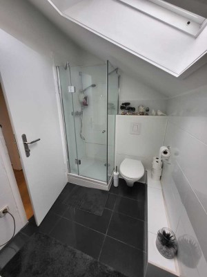 Dachgeschoß-Wohnung, 2 Zimmer,  in Fellbach, 50qm, Nähe S/U Bahn