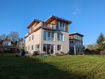 Neuwertige Doppelhaushälfte mit fantastischem Weitblick in zentraler Lage von Eutin