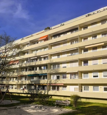 Stilvolle, sanierte, 2-Zimmer-Wohnung mit Balkon in Puchheim