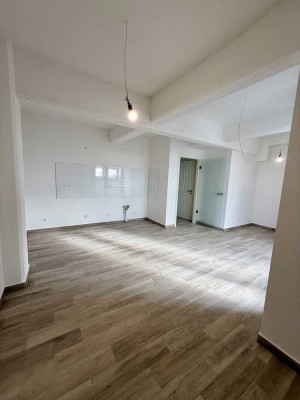 Ein Raumwohnung mit Ausblick, Wanne und Dachterrasse