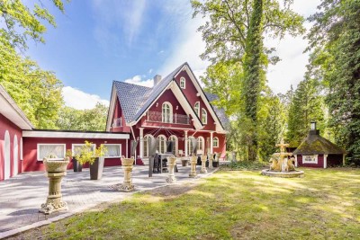 ///Soforttermin/// 5* Villa in Schloss-Architektur - Poolhaus, Kamin, großes Grundstück!