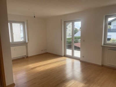 Gepflegte 3-Zimmer Wohnung mit Balkon in Ingolstadt Südost in ruhiger Lage in einem 6 Familien Haus