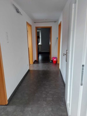 Ruhige 3-Zimmer-DG-Wohnung mit Einbauküche in Lehrte