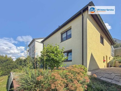 Gepflegtes Einfamilienhaus mit separater Einliegerwohnung in Würzburg-Versbach